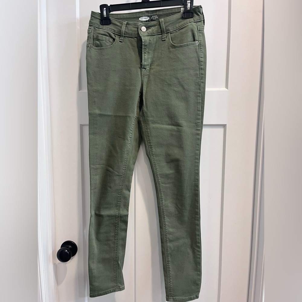 Old Navy Rockstar Super Skinny size 6